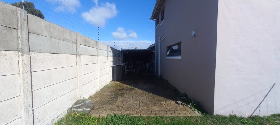 5 Bedroom Property for Sale in Wetton Western Cape